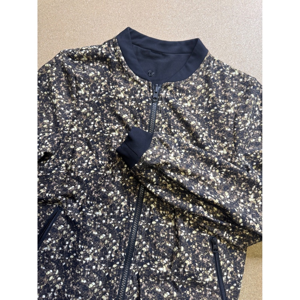 Lululemon Reversible Bomber Jacket Black Floral Print Lightweight ‎ Size M $120